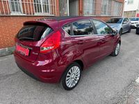 Usata Ford Fiesta Titanium 71 CV (52 kW) 2011 Viola Berlina
