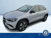 Käytetty Mercedes GLA200 Advanced 150 HP (110 kW) 2026 Harmaa Katumaasturi
