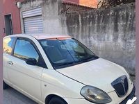 Usata Lancia Ypsilon 70 CV (51 kW) 2005 Bianco Utilitaria