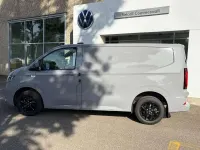 Nuova VW T7 150 CV (110 kW) 2026 Stone grey Furgone