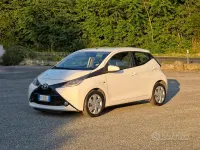 Usata Toyota Aygo X-wave 69 CV (50 kW) 2016 Bianco Utilitaria