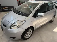 Usata Daihatsu Charade 100 CV (73 kW) 2012 Argento Berlina