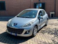 usata Peugeot 207 grigia 146.000 km in ottime condizioni