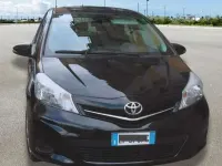 Begagnad Toyota Yaris Active 69 HK (50 kW) 2012 Svart Halvkombi