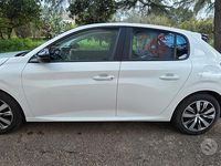 Usata Peugeot 208 101 CV (74 kW) 2024 Bianco Utilitaria