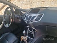 Usata Ford Fiesta 75 CV (55 kW) 2009 Nero Utilitaria