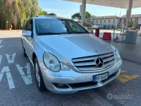 Usata Mercedes R320 224 CV (164 kW) 2006 Grigio Station wagon