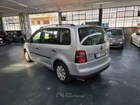 Usata VW Touran Highline 109 CV (80 kW) 2010 Argento Monovolume