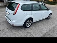 Usata Ford Focus 110 CV (80 kW) 2011 Bianco Station wagon