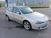 Usata Alfa Romeo 147 120 CV (88 kW) 2008 Grigio Utilitaria