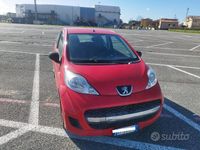 Usata Peugeot 107 Access 68 CV (50 kW) 2011 Rosso Utilitaria