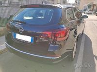 Usata Opel Astra Cosmo 140 CV (102 kW) 2013 Nero Station wagon