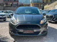 Usata Ford Fiesta 60 CV (44 kW) 2016 Grigio Utilitaria