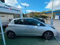 Usata Toyota Yaris Active 69 CV (50 kW) 2016 Grigio Berlina