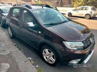 Usata Dacia Sandero Stepway 90 CV (66 kW) 2017 Rosso Utilitaria