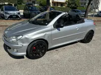 Usata Peugeot 206 CC 108 CV (79 kW) 2005 Argento Cabrio