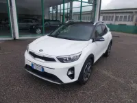 Usata Kia Stonic 110 CV (80 kW) 2018 Bianco SUV