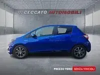 Usata Toyota Yaris Active 101 CV (74 kW) 2020 Blu Utilitaria