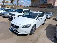 Usata Volvo V40 Kinetic 120 CV (88 kW) 2015 Bianco Berlina