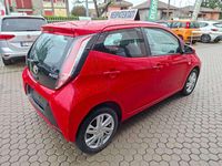 Usata Toyota Aygo X-play 69 CV (50 kW) 2017 Rosso Utilitaria