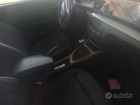 Usata BMW 116 116 CV (85 kW) 2010 Nero Utilitaria