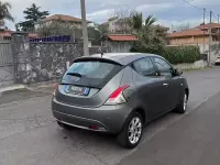 Usata Lancia Ypsilon Gold 69 CV (50 kW) 2016 Grigio Utilitaria
