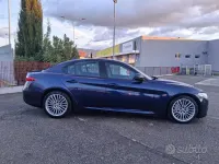 Usata Alfa Romeo Giulia 150 CV (110 kW) 2017 Bluazzurro Berlina