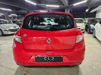 Usata Renault Clio II 75 CV (55 kW) 2010 Rosso Berlina