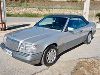 Usata Mercedes E200 136 CV (100 kW) 1994 Argento Cabrio