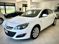 Usata Opel Astra 140 CV (102 kW) 2014 Bianco Berlina
