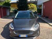 Usata Ford Fiesta 101 CV (74 kW) 2018 Grigio Utilitaria