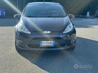 Usata Ford Fiesta 68 CV (50 kW) 2009 Grigio Berlina