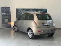 Usata Lancia Ypsilon 69 CV (50 kW) 2012 Beige Utilitaria