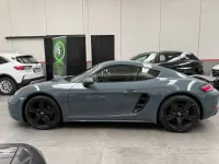 Usata Porsche 718 Cayman 300 CV (220 kW) 2018 Grigio Coupé