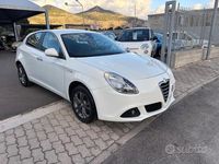 Usata Alfa Romeo Giulietta Distinctive 120 CV (88 kW) 2011 Bianco Utilitaria