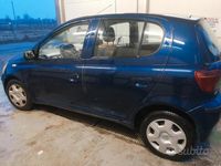 Usata Toyota Yaris 2001 Blu Utilitaria
