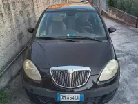 Usata Lancia Musa 101 CV (74 kW) 2008 Marrone Monovolume