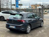 Usata VW Golf VIII Life 116 CV (85 kW) 2022 Grigio Berlina