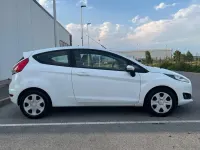 Usata Ford Fiesta 60 CV (44 kW) 2015 Bianco Utilitaria
