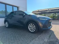 Usata Toyota C-HR Active 98 CV (72 kW) 2025 Grigio SUV