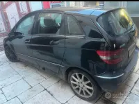 Usata Mercedes B200 140 CV (102 kW) 2007 Nero Monovolume