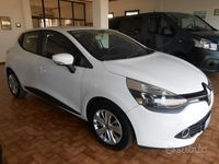 Usado Renault Clio IV 75 CV (55 kW) 2013 Blanco Berlina