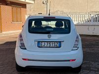 Usata Lancia Ypsilon 69 CV (50 kW) 2011 Bianco Utilitaria