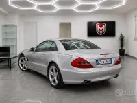 Usata Mercedes SL500 306 CV (225 kW) 2002 Grigio Cabrio