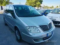 Usata Lancia Phedra 170 CV (125 kW) 2010 Grigio Monovolume