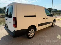 Usata Peugeot Partner 90 CV (66 kW) 2013 Bianco Monovolume