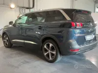 Usata Peugeot 5008 Allure 120 CV (88 kW) 2017 Bluazzurro SUV