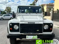 Usata Land Rover Defender S 122 CV (89 kW) 1999 Beige pastello SUV