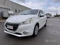 Usata Peugeot 208 Allure 68 CV (50 kW) 2012 Bianco Utilitaria