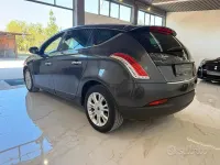 Usata Lancia Delta Silver 120 CV (88 kW) 2012 Grigio Utilitaria